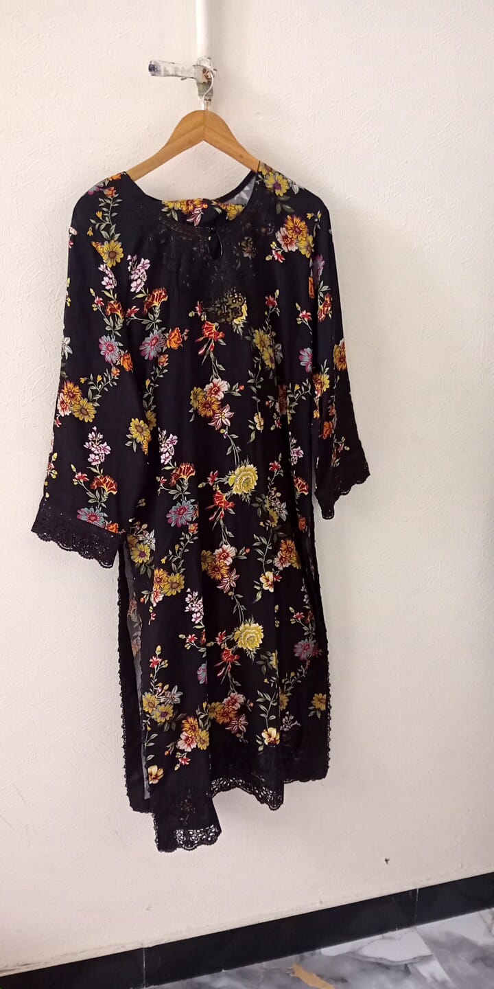 Beautiful Black Stitched Embroidered 3-Pcs Dress with dupatta - Image 3